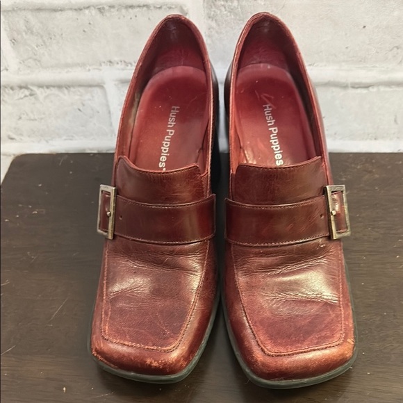 Hush Puppies Burgundy Leather Pumps, size 6M - Picture 2 of 8